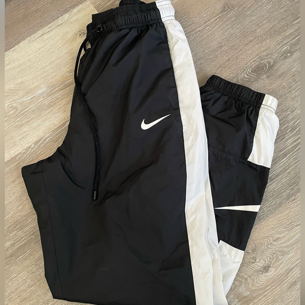 Nike Women Black and White Windbreaker Joggers
